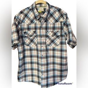 Magellan Outdoors like new mens plaid shirt